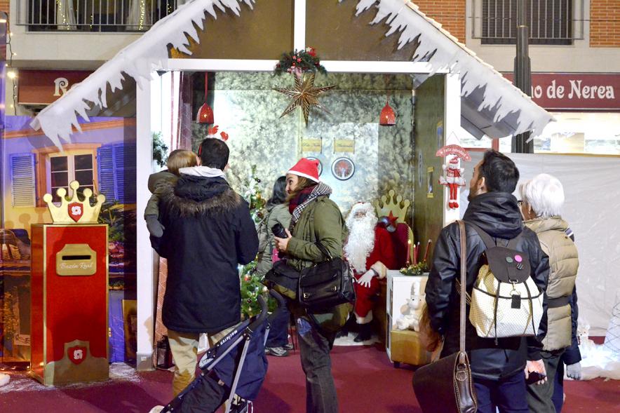 Inauguración Campaña Navidad 2017 en la Plaza del Pueblo - Imagen familiar navideña.