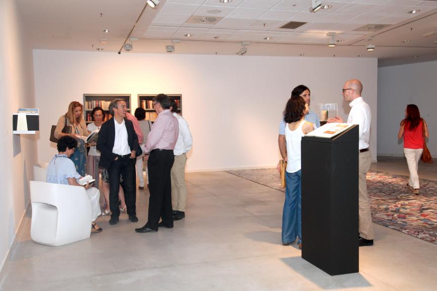 Inauguración Exposición de Nicolás Gospierre - Personas asistentes a la exposición.