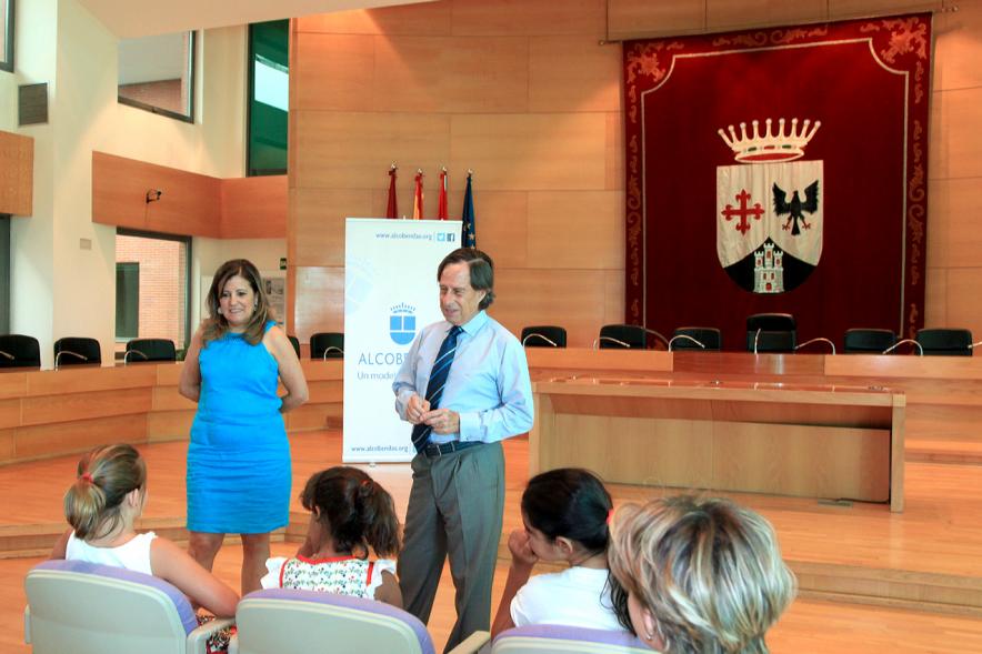 Recepción de Niños Saharauis -  Los niños con las autoridades.