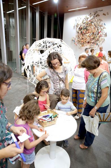 Noche en Blanco 2018 - Imagen de niños dibujando.
