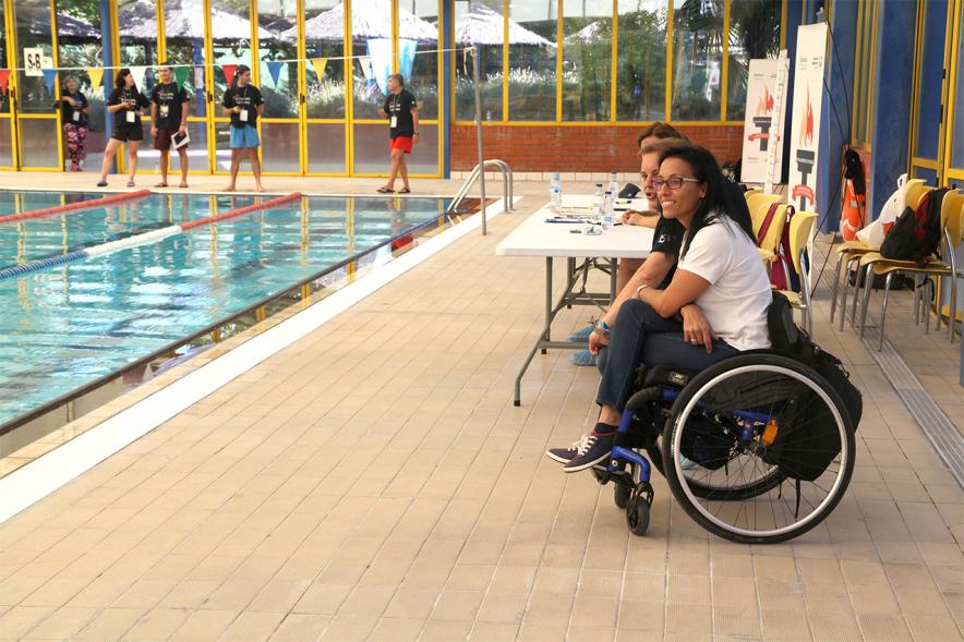 Clausura Olimpiadas Solidarias de Telefónica - Teresa Perales cerca de la piscina.