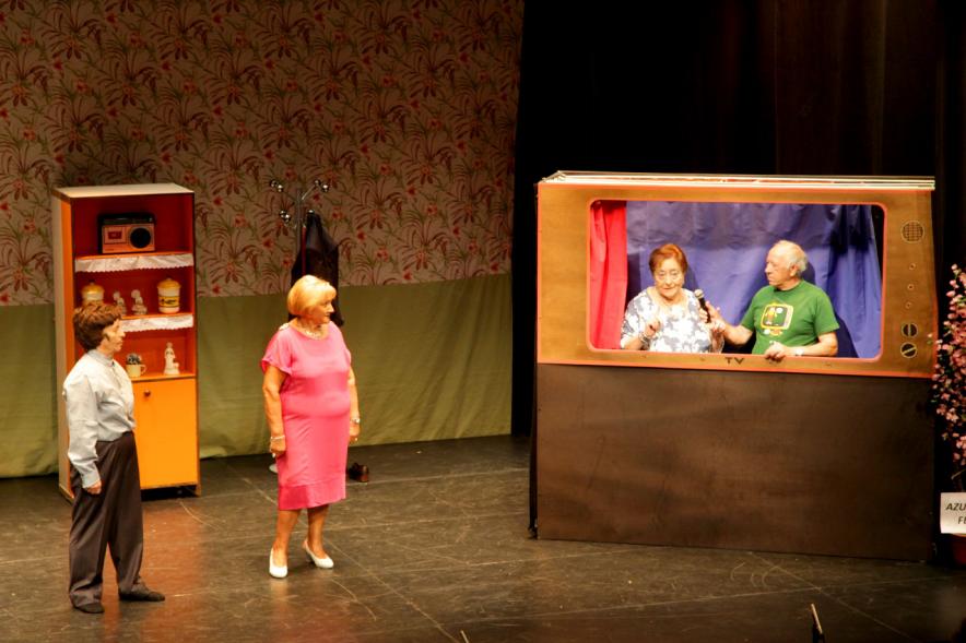 Semana del Mayor - Obra de Teatro en el C.C. Pablo Iglesias - Imagen  de la representación teatral.