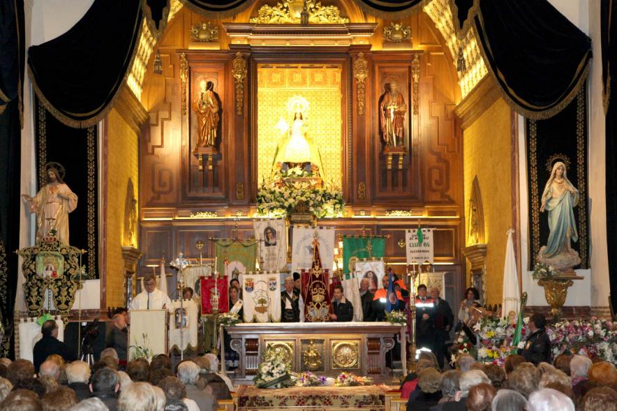 Ofrenda Floral Virgen de la Paz 2018 - Imagen del altar mayor, en un momento del acto religioso.