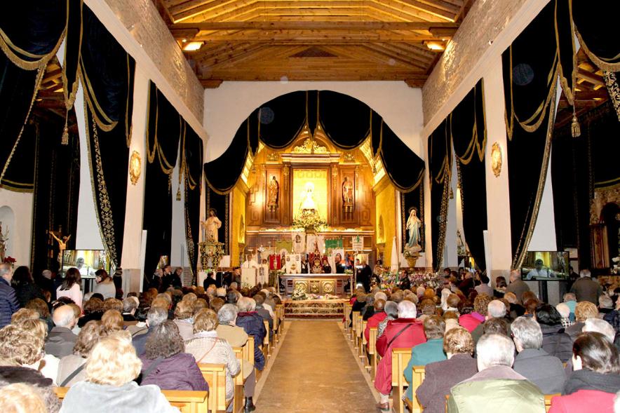 Ofrenda Floral Virgen de la Paz 2018 -  Imagen del interior de la iglesia, en un momento del acto religioso.