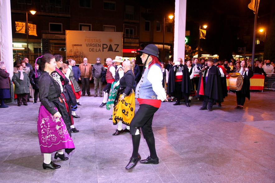 Bailarines. Ofrenda Floral a la Virgen de la Paz - 2020