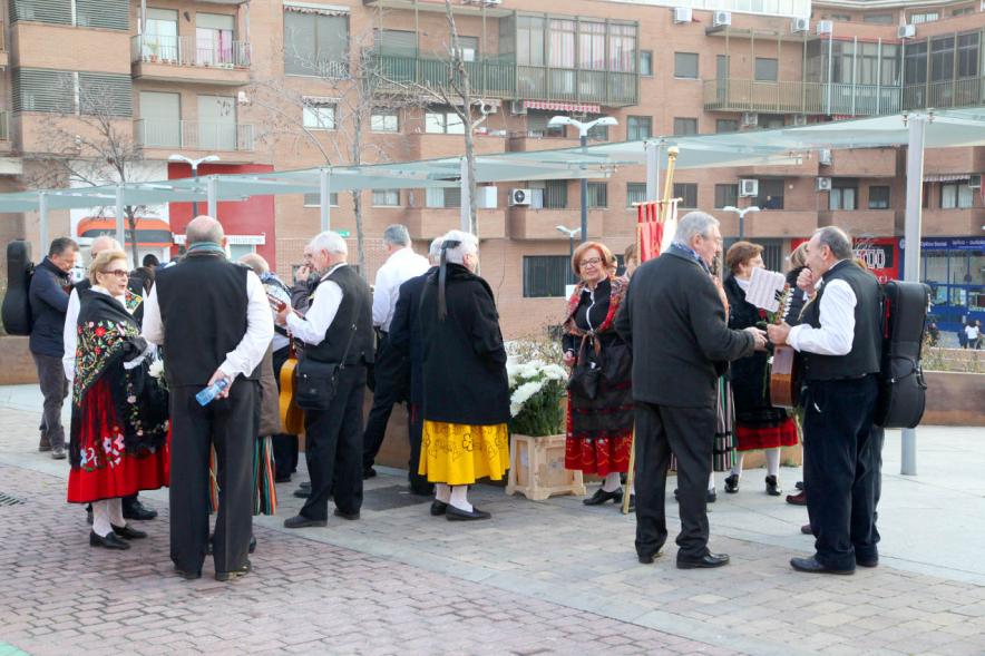 Participantes al evento Ofrenda de floral a la Virgen de la Paz – 2020