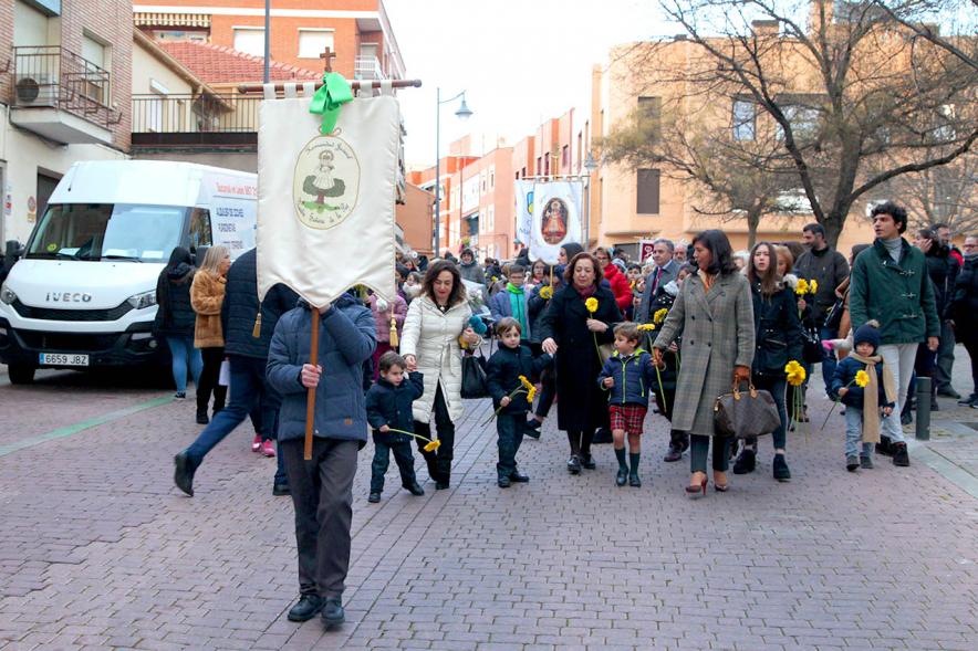 Fiestas Virgen de la Paz 2019 - Ofrenda Floral - Desfile de los padres e hijos de  la Hermandad de la Virgen de la Paz.