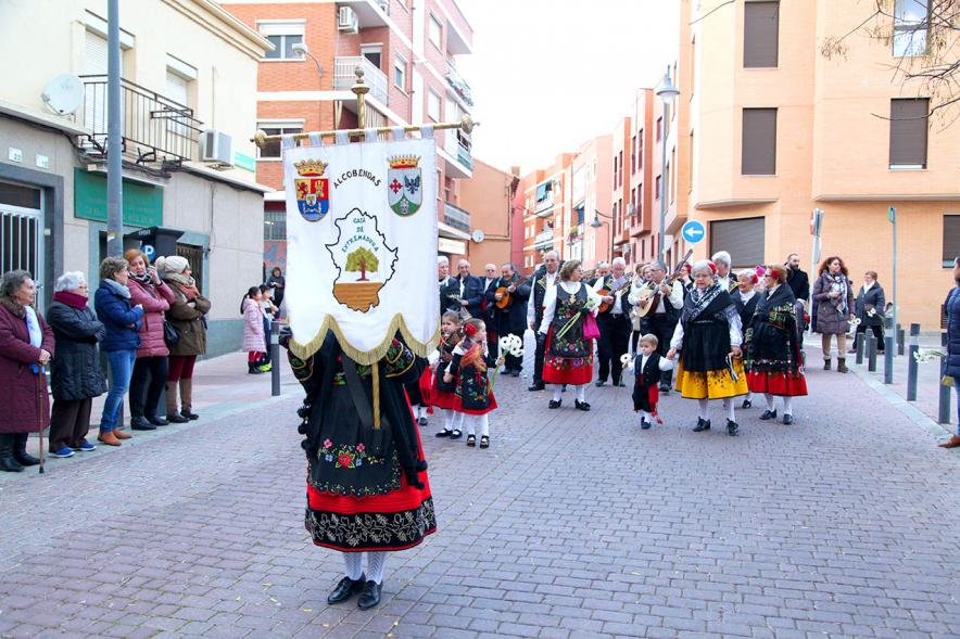 Fiestas Virgen de la Paz 2019 - Ofrenda Floral - Primer plano del estandarte de la Casa de Extremadura.