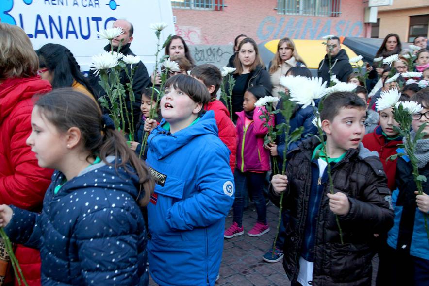Participantes al evento Ofrenda de floral a la Virgen de la Paz – 2020