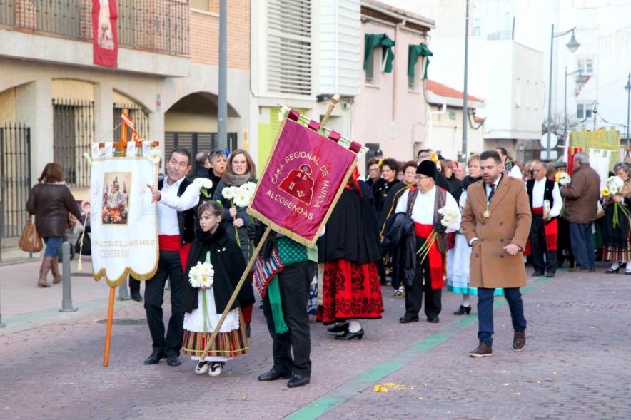 Fiestas Virgen de la Paz 2019 - Ofrenda Floral - Imagen  de la Casa de Murcia con los trajes regionales. y su estandarte.