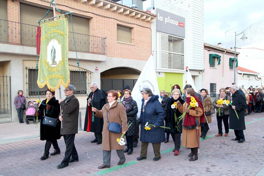 Fiestas Virgen de la Paz 2019 - Ofrenda Floral - Desfile de la Cofradía de San Lesmes con su estandarte.