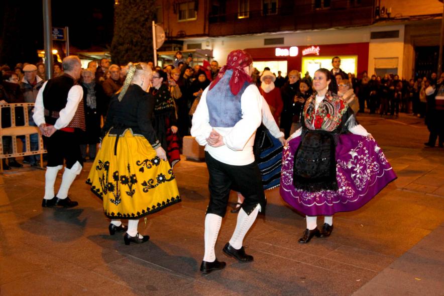 Fiestas Virgen de la Paz 2019 - Ofrenda Floral -  Imagen de un paso de un baile regional.