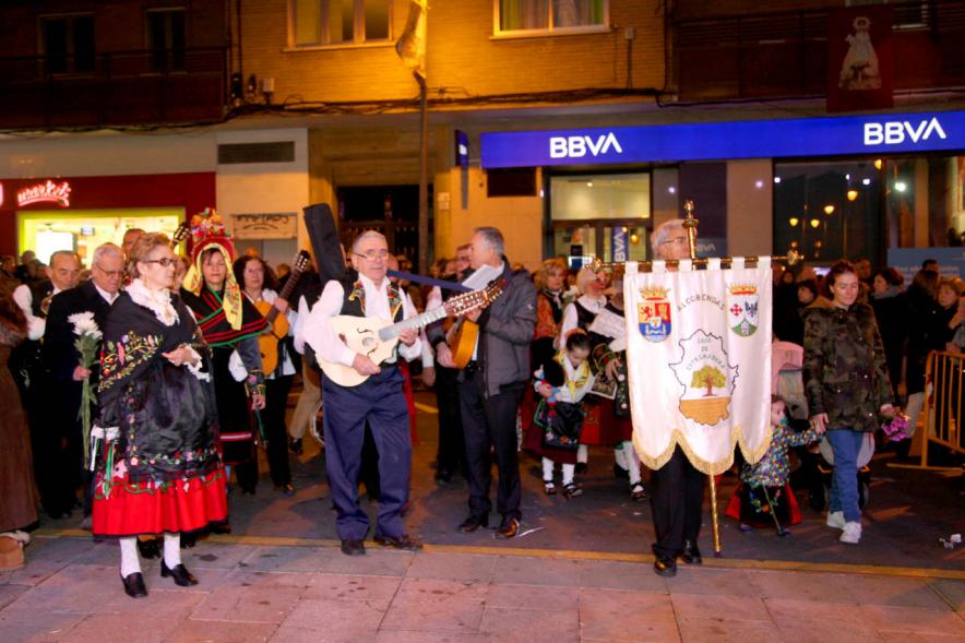 Participantes al evento Ofrenda de floral a la Virgen de la Paz – 2020