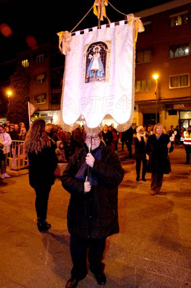 Fiestas Virgen de la Paz 2019 - Ofrenda Floral - Primer plano del estandarte de ARTE 4.