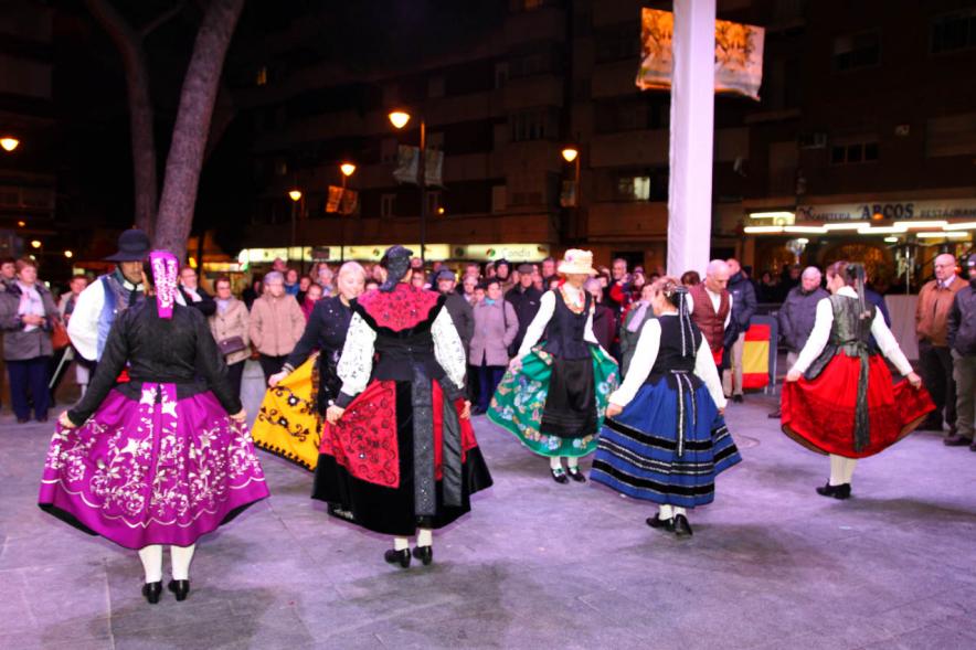 Bailes típicos.  Ofrenda de floral a la Virgen de la Paz - 2020
