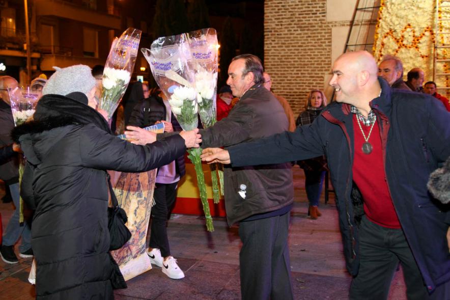 Participantes al evento Ofrenda de floral a la Virgen de la Paz – 2020