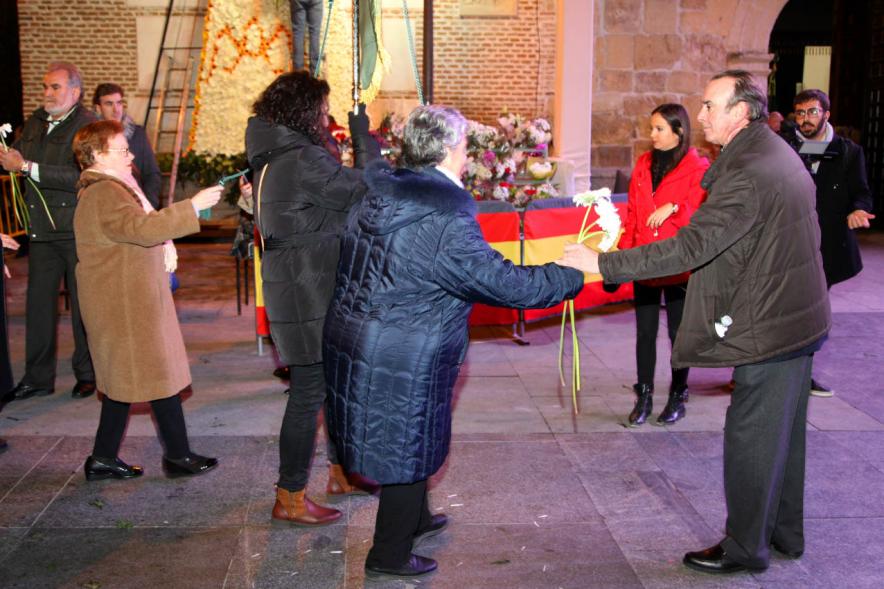  Participantes al evento Ofrenda de floral a la Virgen de la Paz – 2020