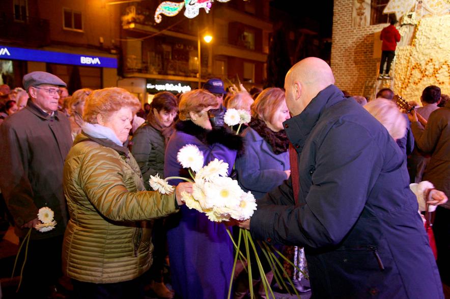 Participantes al evento Ofrenda de floral a la Virgen de la Paz – 2020