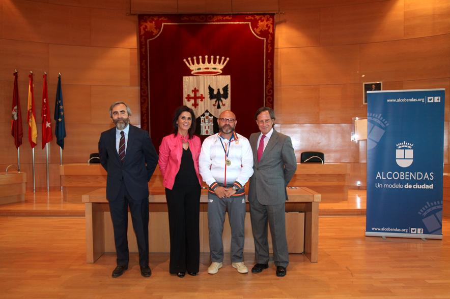 Ángel Aguado con personalidades