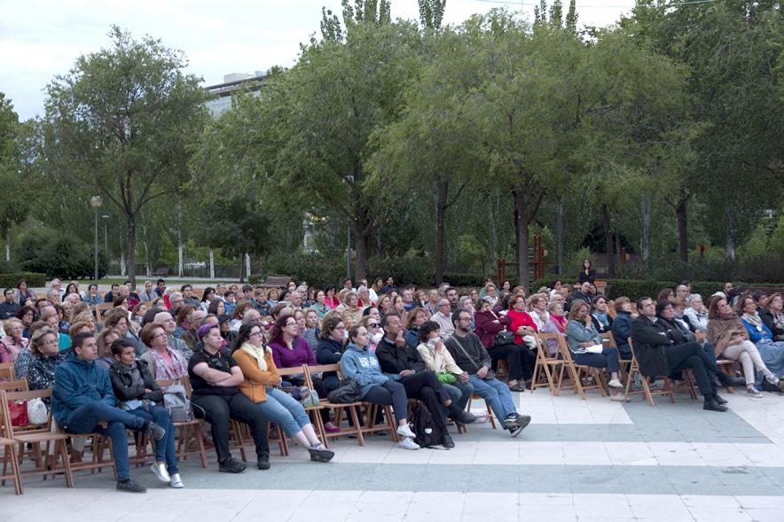 Retransmisión Ópera Madame Butterfly en el Arroyo de la Vega - Panorámica de los asistentes.
