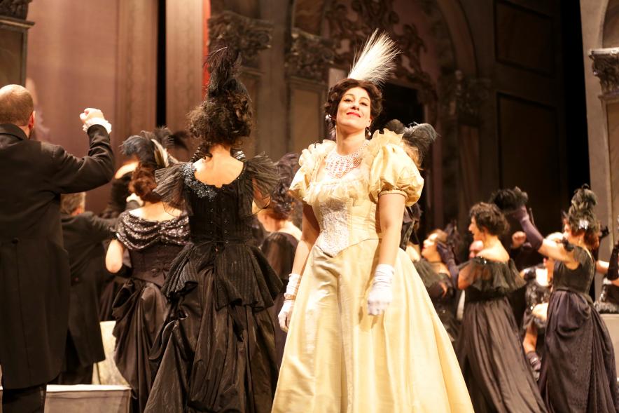 Escenas de la obra. Ópera La Traviatta