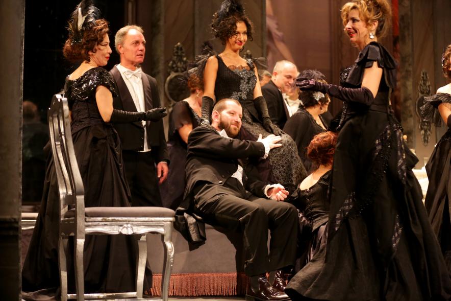Escenas de la obra. Ópera La Traviatta