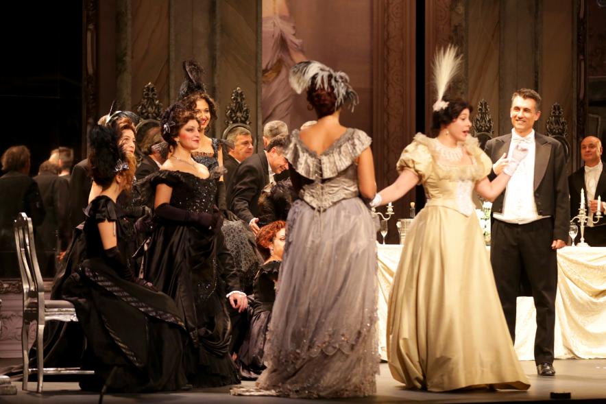 Escenas de la obra. Ópera La Traviatta