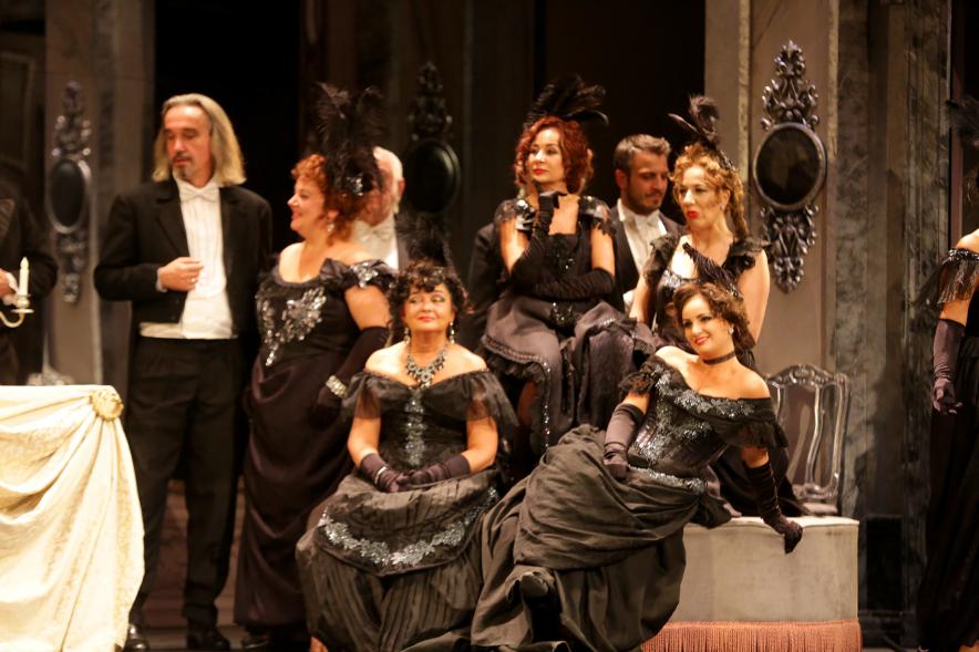 Escenas de la obra. Ópera La Traviatta