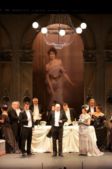 Escenas de la obra. Ópera La Traviatta