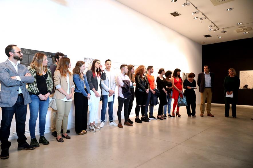 Inauguración Exposición Alumnos Master Escuela PIC.A PhotoEspaña - Primer plano de las visitas. 