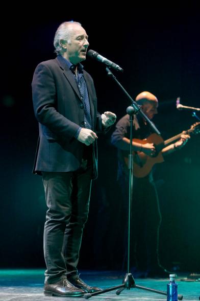 Concierto Fundación Pablo Horstmann "Por Ellas en África" - Imagen de un momento de la actuación del cantante José Manuel Soto.