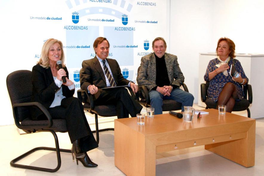 Presentación Libro "Joven Ilusión en Manhattan" - Imagen de las personas encargadas de la presentación.