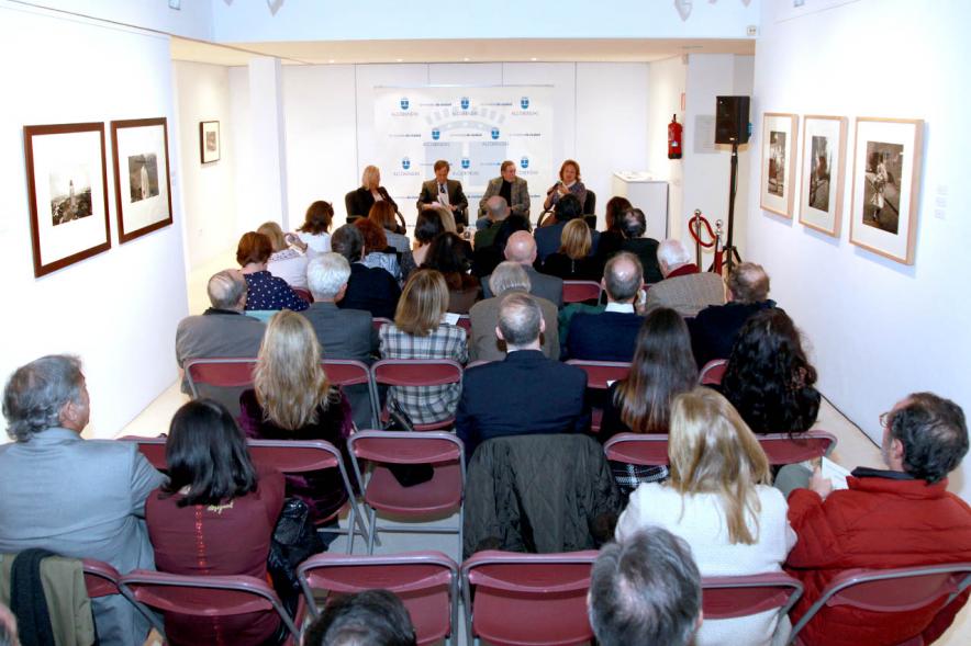 Presentación Libro "Joven Ilusión en Manhattan" - Imagen panorámica de la sala donde se presenta libro "Joven Ilusión en Manhattan".