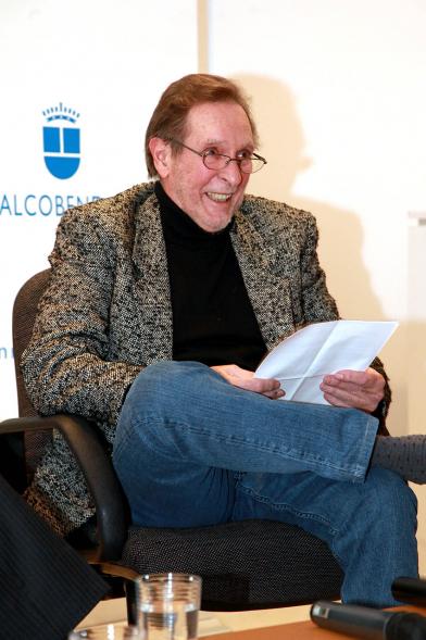 Presentación Libro "Joven Ilusión en Manhattan" - Imagen del autor del libro Jorge Artes "Joven Ilusión en Manhattan".