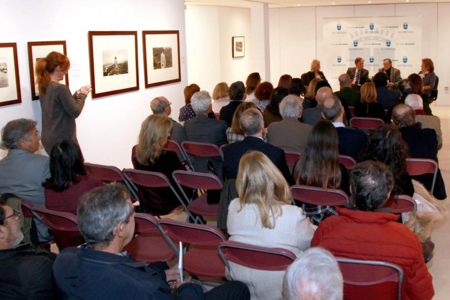 Presentación Libro "Joven Ilusión en Manhattan" -  Imagen panorámica de la sala donde se presenta libro "Joven Ilusión en Manhattan".