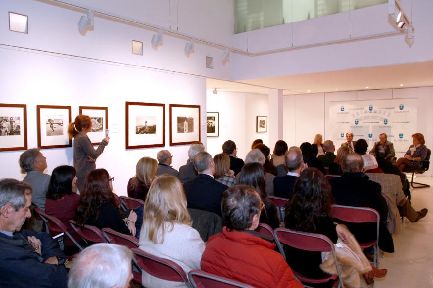 Presentación Libro "Joven Ilusión en Manhattan" - Imagen panorámica de la sala donde se presenta libro "Joven Ilusión en Manhattan".