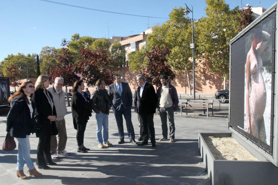 Inauguración Exposición "Iconos P.P.M." de Pablo Pérez Mínguez - Las autoridades en la exposición. 