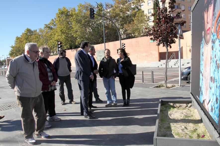 Inauguración Exposición "Iconos P.P.M." de Pablo Pérez Mínguez -  Las autoridades en la exposición.