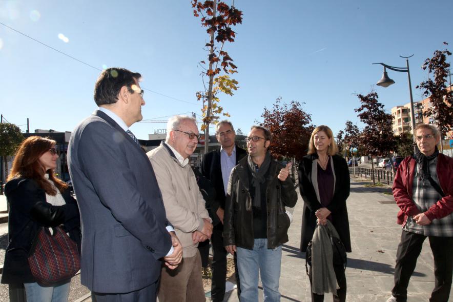 Inauguración Exposición "Iconos P.P.M." de Pablo Pérez Mínguez -  Las autoridades  y el autor en la exposición.