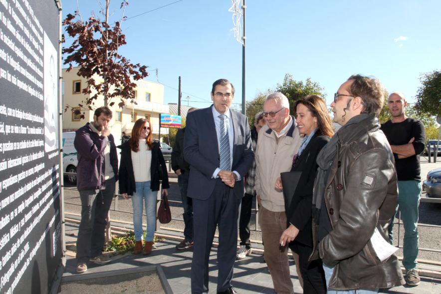 Inauguración Exposición "Iconos P.P.M." de Pablo Pérez Mínguez - Las autoridades en la exposición.