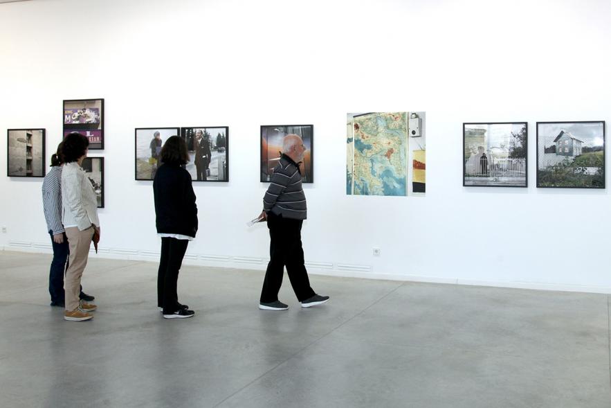 Inauguración de la Exposición "Parallel Crisis" de Yannis Karpouzis -   Visitantes de la exposición.