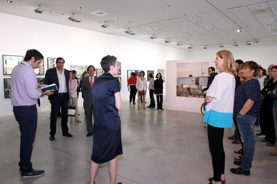 Inauguración de la Exposición "Parallel Crisis" de Yannis Karpouzis -   Visitantes de la exposición.