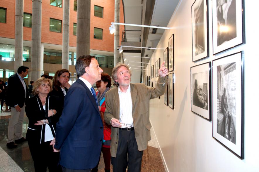 Inauguración Fotográfica sobre el Parkinson en el Patio de Encuentros - 021