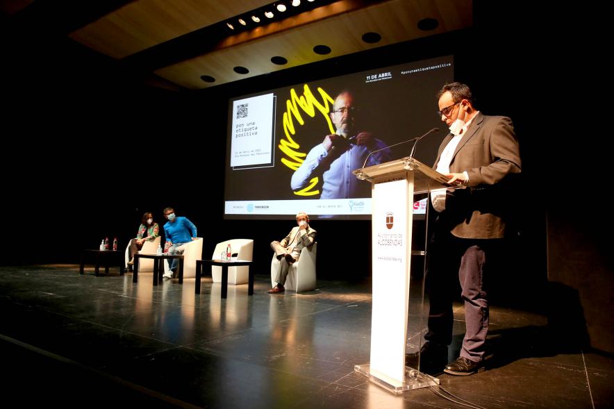 Día Mundial del Parkinson - Imagen de un momento de la intervención  presidente de la FEP Andrés Álvarez.