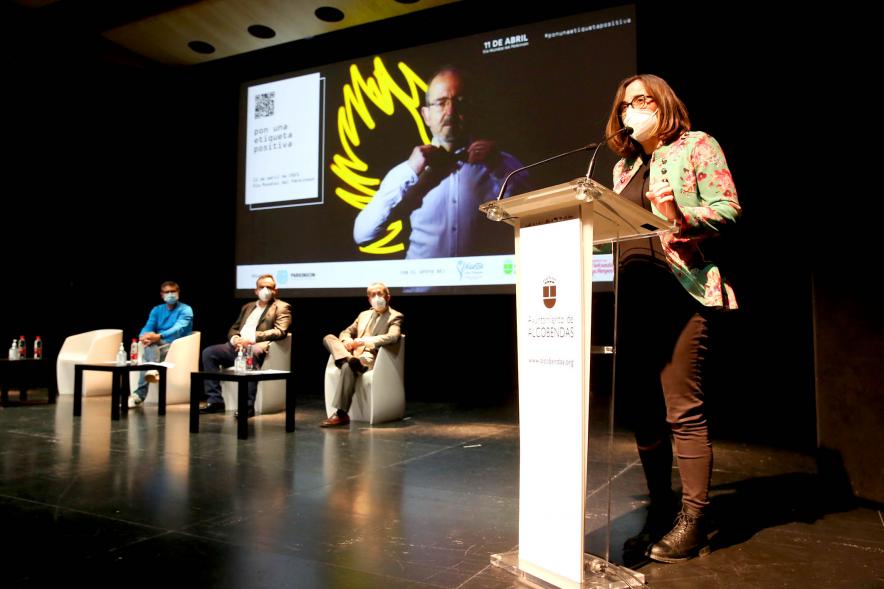 Día Mundial del Parkinson - Imagen de un momento de la intervención de la consejera técnica del Real Patronato sobre la Discapacidad Mª Teresa Fernández Campillo.