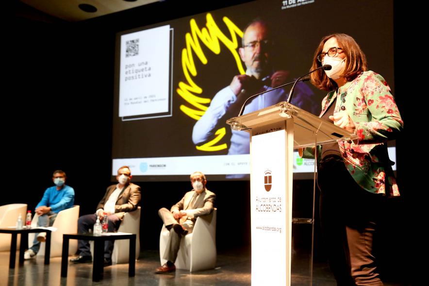 Día Mundial del Parkinson - Imagen de un momento de la intervención de la consejera técnica del Real Patronato sobre la Discapacidad Mª Teresa Fernández Campillo.