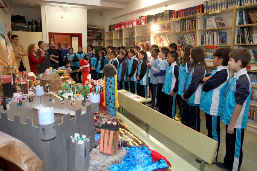 Alumnos responsables de la obra con delegación municipal