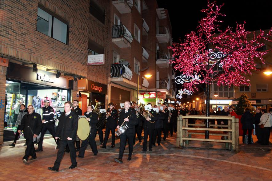 Pasacalles de la Banda Municipal de Música - Imagen de un momento del pasacalles de la Banda Municipal de Música.
