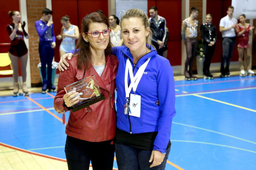 IIª Gala Internacional de Patinaje Artístico - 40 Aniversario Club Patinaje Artístico Alcobendas - Una patinadora con su entrenadora.