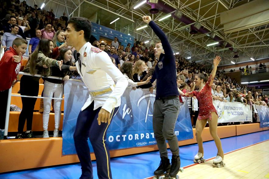 IIª Gala Internacional de Patinaje Artístico - 40 Aniversario Club Patinaje Artístico Alcobendas -  Saludo de los patinadores.